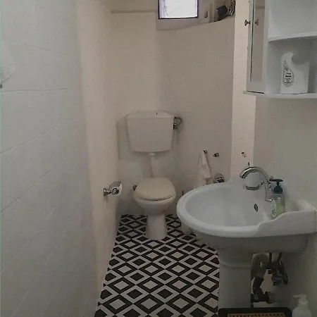 New In The Center Of Daire
